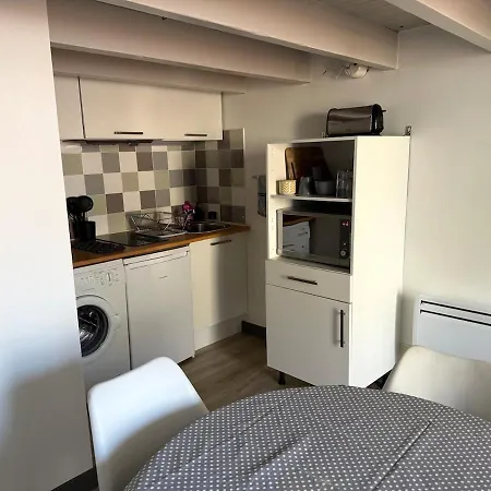 щ Le Petit Buffet Hyper Centre Apartment La Rochelle (Charente-Maritime)