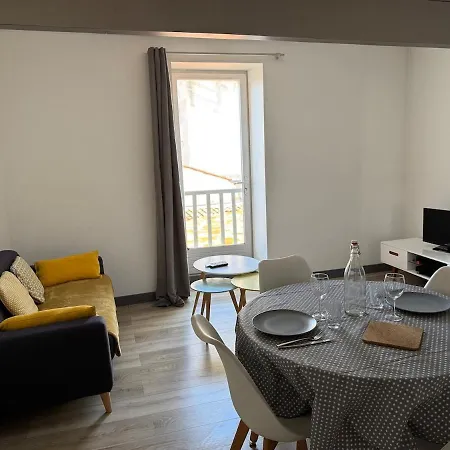 Apartment щ Le Petit Buffet Hyper Centre *