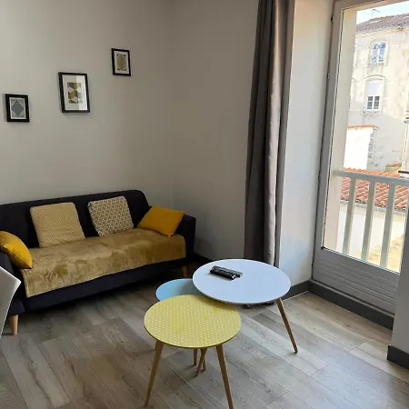 Apartment щ Le Petit Buffet Hyper Centre *