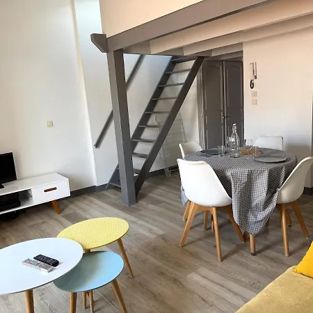 щ Le Petit Buffet Hyper Centre La Rochelle (Charente-Maritime)